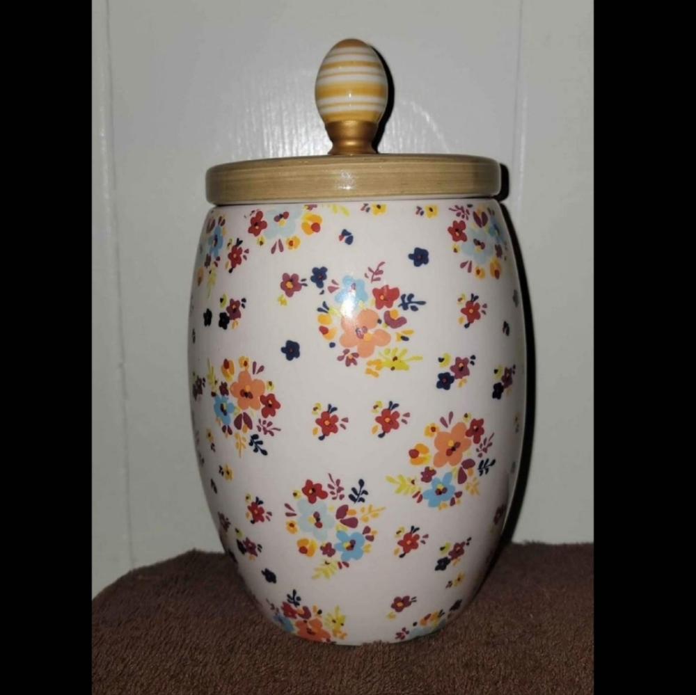 Urban Market ceramic cannister by Gibson